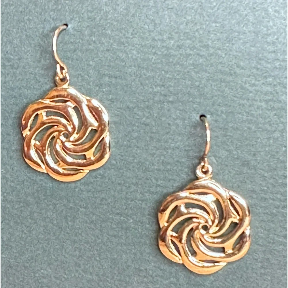 Lovell Designs - Gold Sea Rose Drop Earrings, gold plated, NWT - Picture 2 of 6